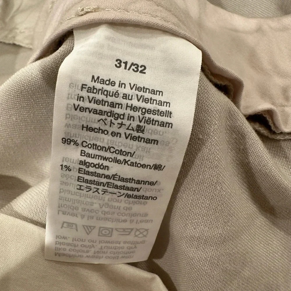 Men’s j crew factory slim flex chino light stain on bottom back left leg of pant